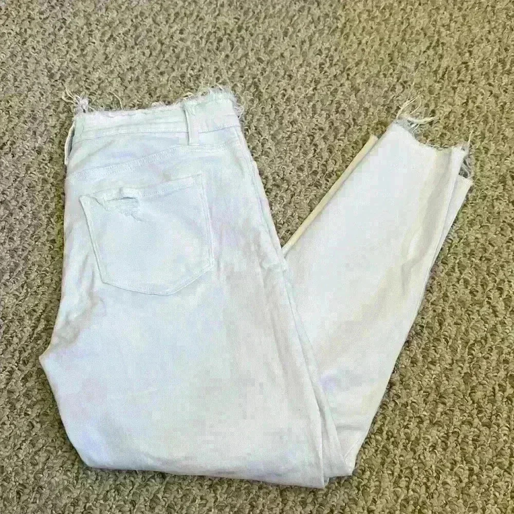 Altar’d State White Jeans Distressed at Waist, Knees and Ankles. Women’s Size 29 - Picture 14 of 15